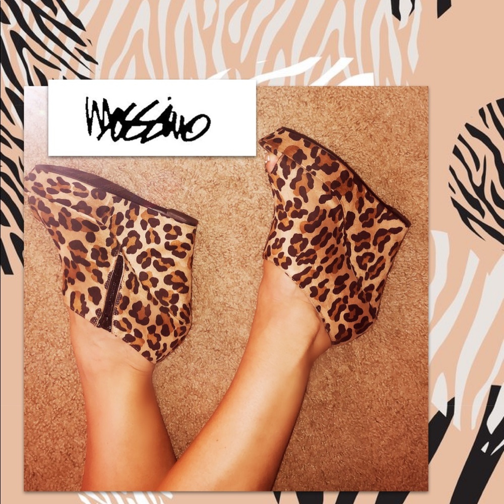 ⭐️MOSSIMO CHEETAH PRINT WEDGE